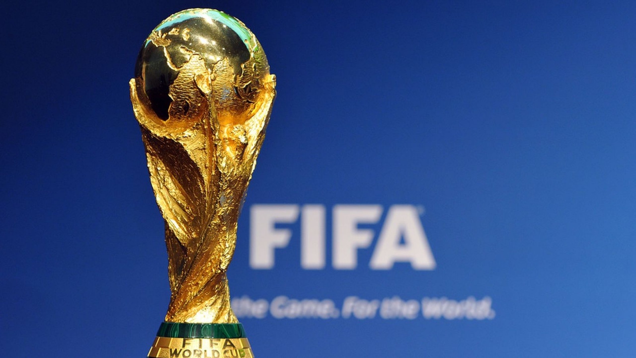 В Сочи был показан кубок Чемпионата мира по футболу 2018 года